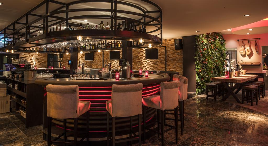Hotel-Restaurant Unicum Elzenhagen Poeldijk Exteriör bild